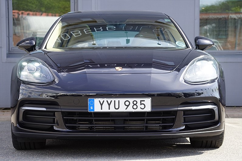 Porsche Panamera 4 Sport Turismo 330hk Pano Navi