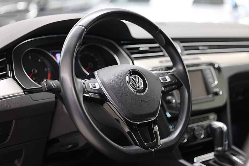 Volkswagen Passat 2.0 TDI GTS SC 4M 240hk Värmare Dynaudio PDC