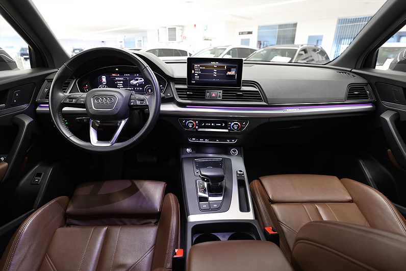 Audi Q5 2.0 TFSI Quattro 252hk Cockpit Skinn Navi PDC