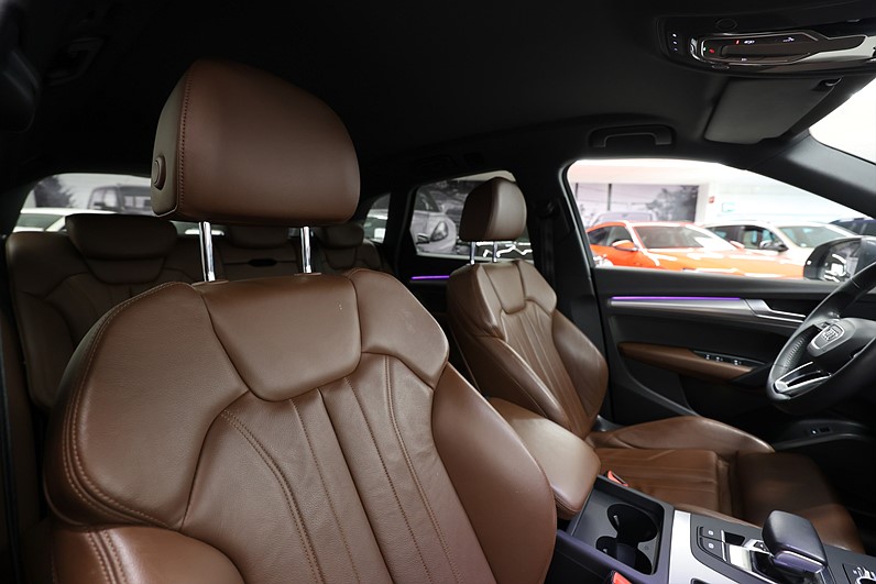 Audi Q5 2.0 TFSI Quattro 252hk Cockpit Skinn Navi PDC