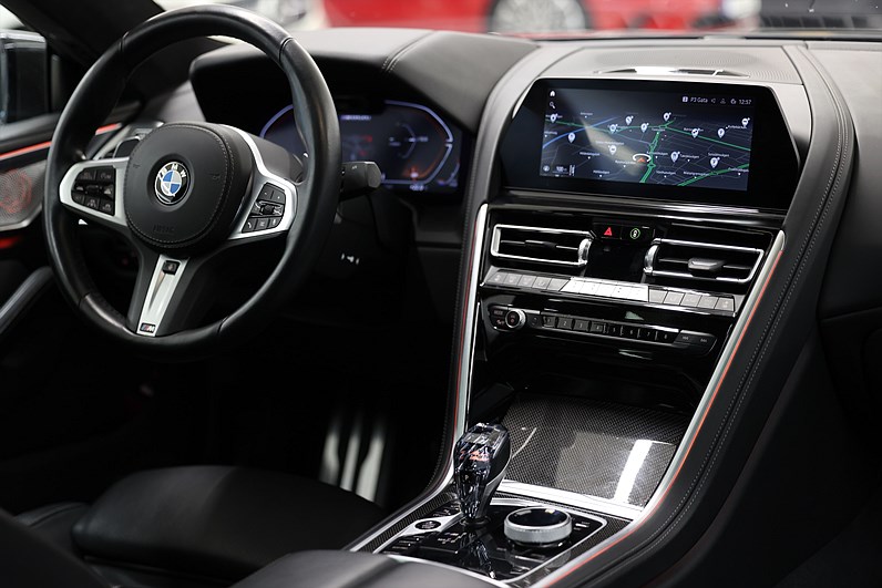 BMW M850i xDrive GC 530hk M Sport B&W Taklucka Kolfiber