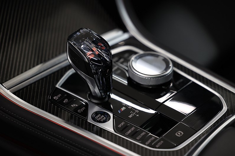 BMW M850i xDrive GC 530hk M Sport B&W Taklucka Kolfiber