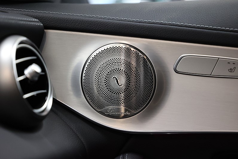 Mercedes-Benz GLC 300 de 4M 316hk AMG Burmester Cockpit Drag MOMS