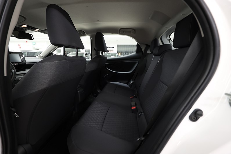 Toyota Yaris 1.5 Hybrid Active Komfortpaket B-kamera 360kr Årsskatt