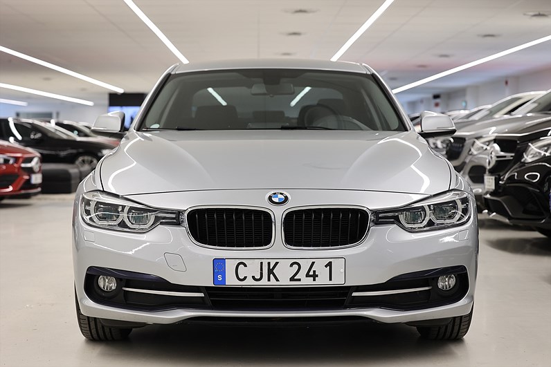 BMW 320d Sedan 163hk Sport Line HiFi B-kamera PDC
