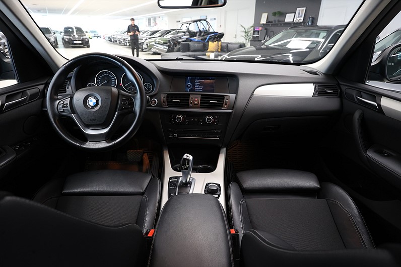 BMW X3 xDrive20d 184hk Sport-Paket Värmare Drag PDC