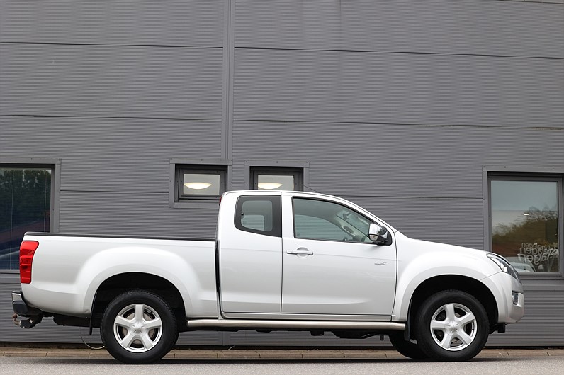 Isuzu D-MAX Space Cab 2.5 DDI 4WD 163hk Drag LEASBAR LÅGA MIL