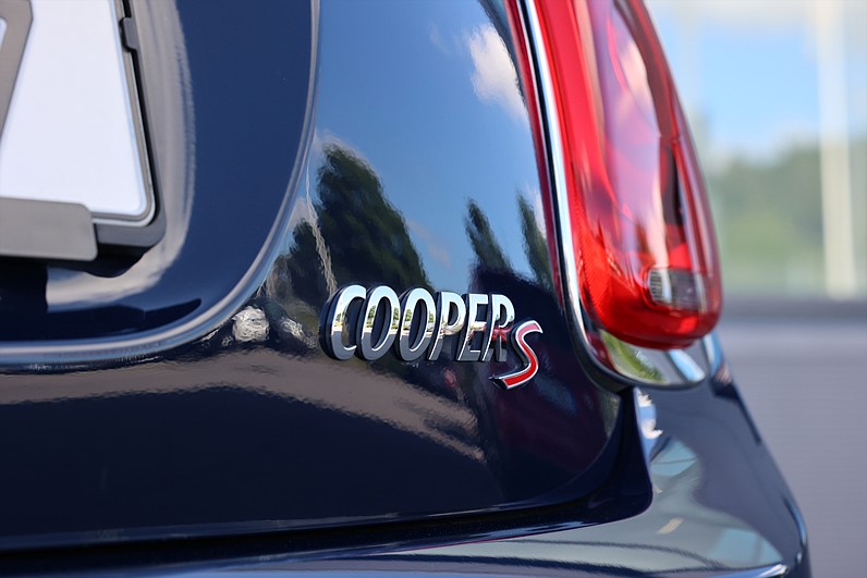MINI Cooper S Cabriolet 192hk H/K Chili Navi LED Softtop
