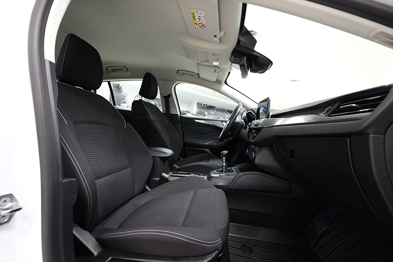 Ford Focus 1.5 EcoBlue 120hk Titanium Keyless Carplay LEASBAR