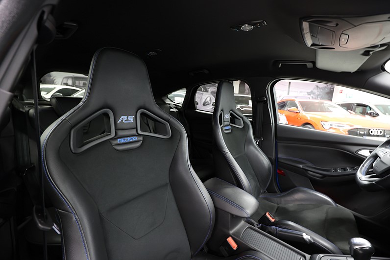 Ford Focus RS EcoBoost AWD 350hk Skalstolar Navi Keyless