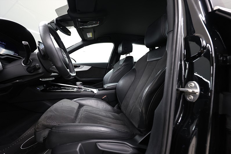 Audi A4 Avant 40 TFSI 190hk S-Line Cockpit Värmare Drag MOMS