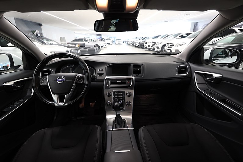 Volvo V60 D3 136hk Momentum Polestar Optimerad Värmare VOC