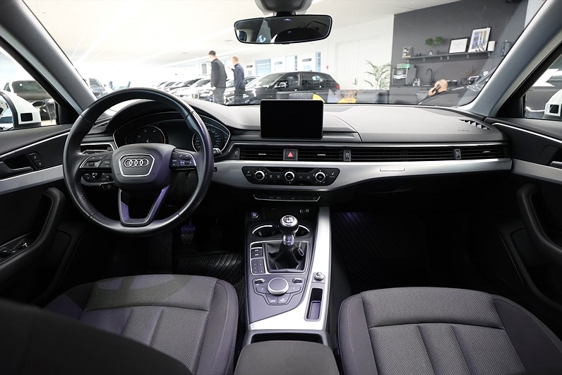 Audi A4 Avant 2.0 TDI Q 150hk Proline B-kamera Värmare Drag MOMS