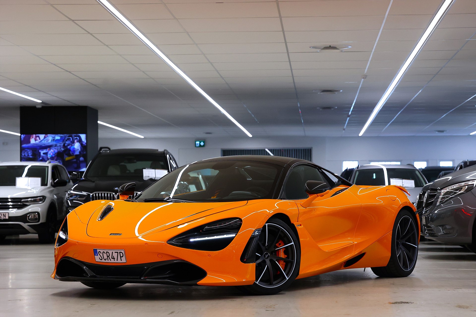 McLaren 720S Spider Performance Plus B&W Carbon fibre Lift