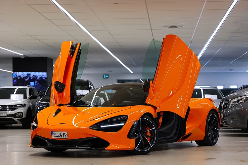 McLaren 720S Spider Performance Plus B&W Carbon fibre Lift