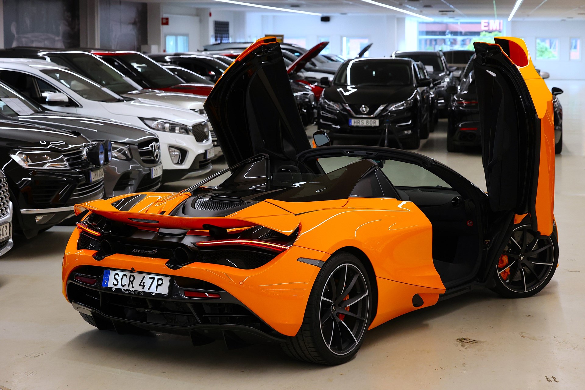 McLaren 720S Spider Performance Plus B&W Carbon fibre Lift