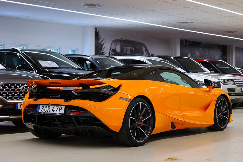 McLaren 720S Spider Performance Plus B&W Carbon fibre Lift