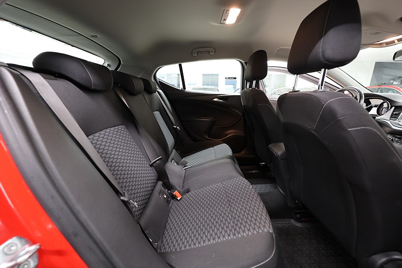 Opel Astra 1.4 Turbo 125hk Enjoy Pluspaket PDC Carplay