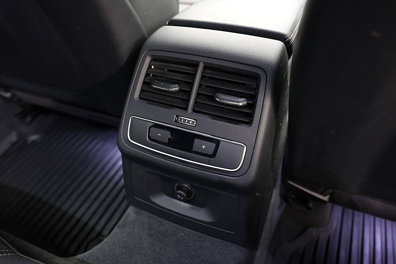 Audi A4 Avant 2.0 TDI 190hk S-Line Värmare Drag PDC