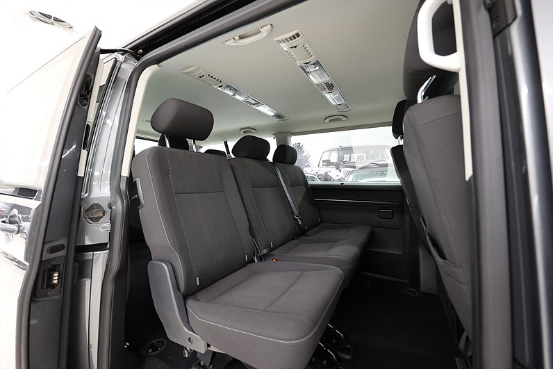 Volkswagen Caravelle 2.0 TDI 4M 204hk Comfort 9-Sits Värmare Drag