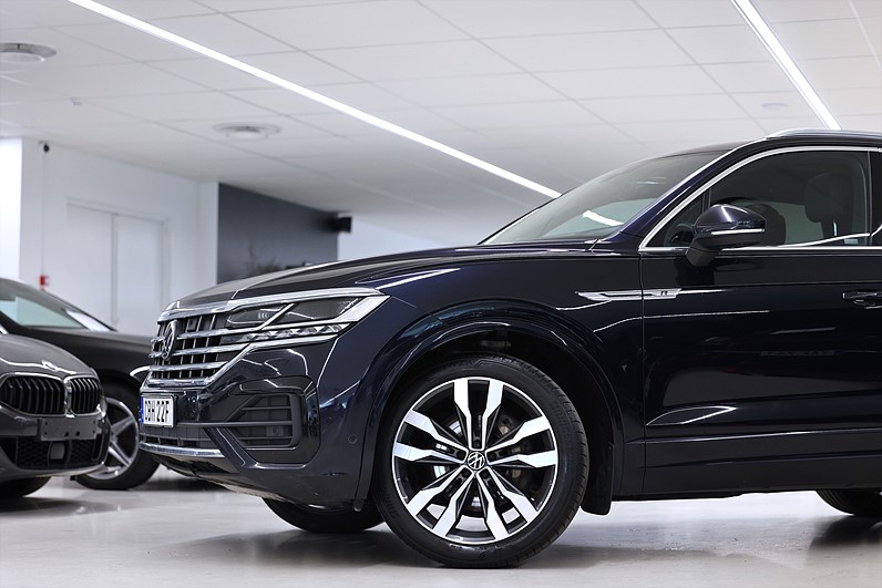 Volkswagen Touareg V6 TDI 4M 286hk R-Line Executive Pano Drag MOMS