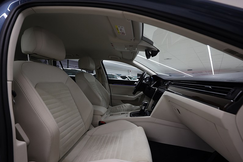 Volkswagen Passat GTE 218hk Business Cockpit Värmare Drag B-kamera