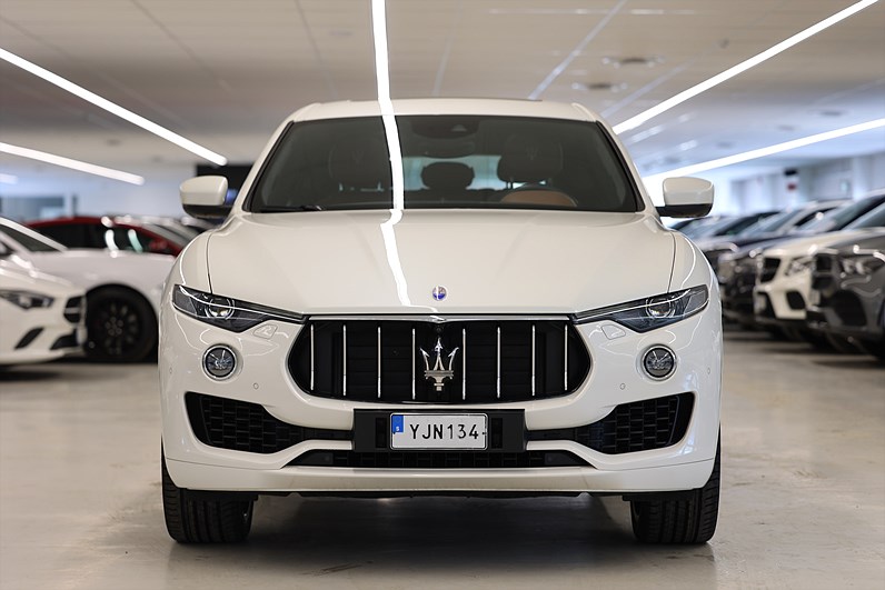 Maserati Levante Diesel 275hk Zegna Edition Pano Navi