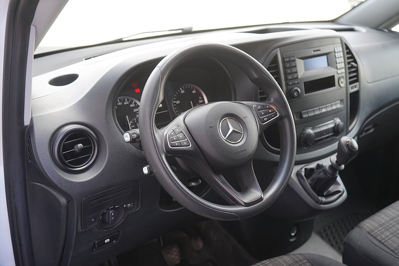 Mercedes-Benz Vito 111 CDI 114hk Lång Värmare Drag LEASBAR