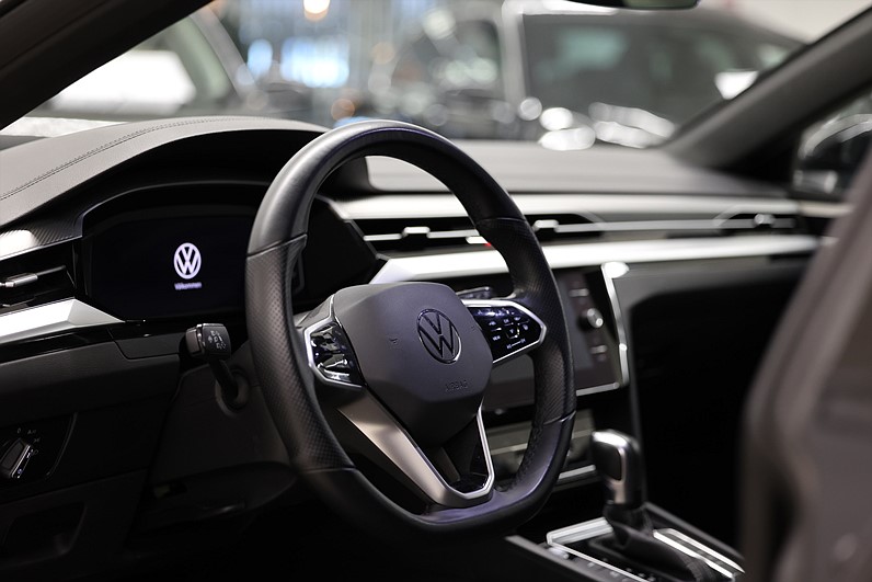 Volkswagen Arteon Shooting Brake eHybrid 218hk R-Line Cockpit Drag