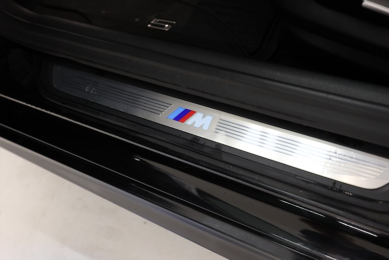 BMW 540d xDrive Touring 320hk M Sport Innovation Pano Fri Service