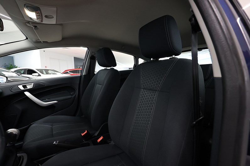 Ford Fiesta 1.25 5dr 82hk 6146Mil Årskatt 756:- Ny kamrem