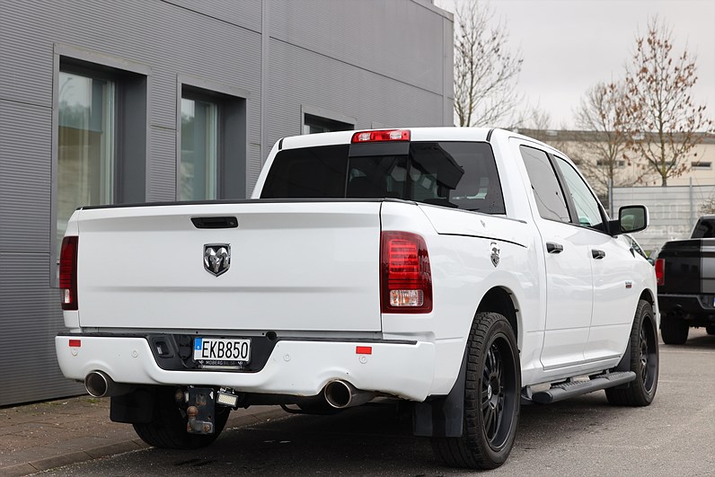 Dodge RAM 1500 5.7 4WD 401hk Sport RAMBOX Luftfjädring Drag
