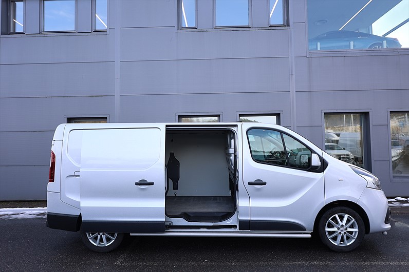 Renault Trafic 1.6 dCi 140hk L2H1 Formula Edition Värmare Drag