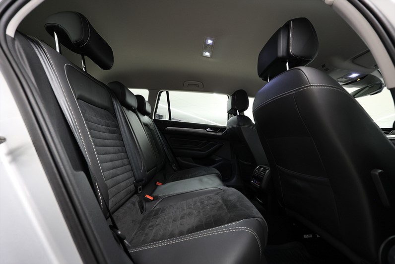 Volkswagen Passat GTE 218hk Executive Drag Carplay MOMS