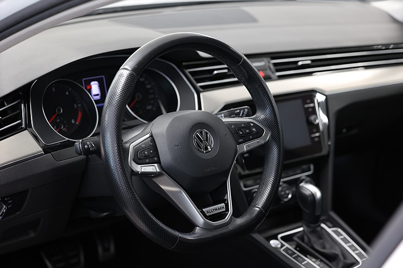 Volkswagen Passat Alltrack 2.0 TDI 4M Executive Värmare LEASBAR