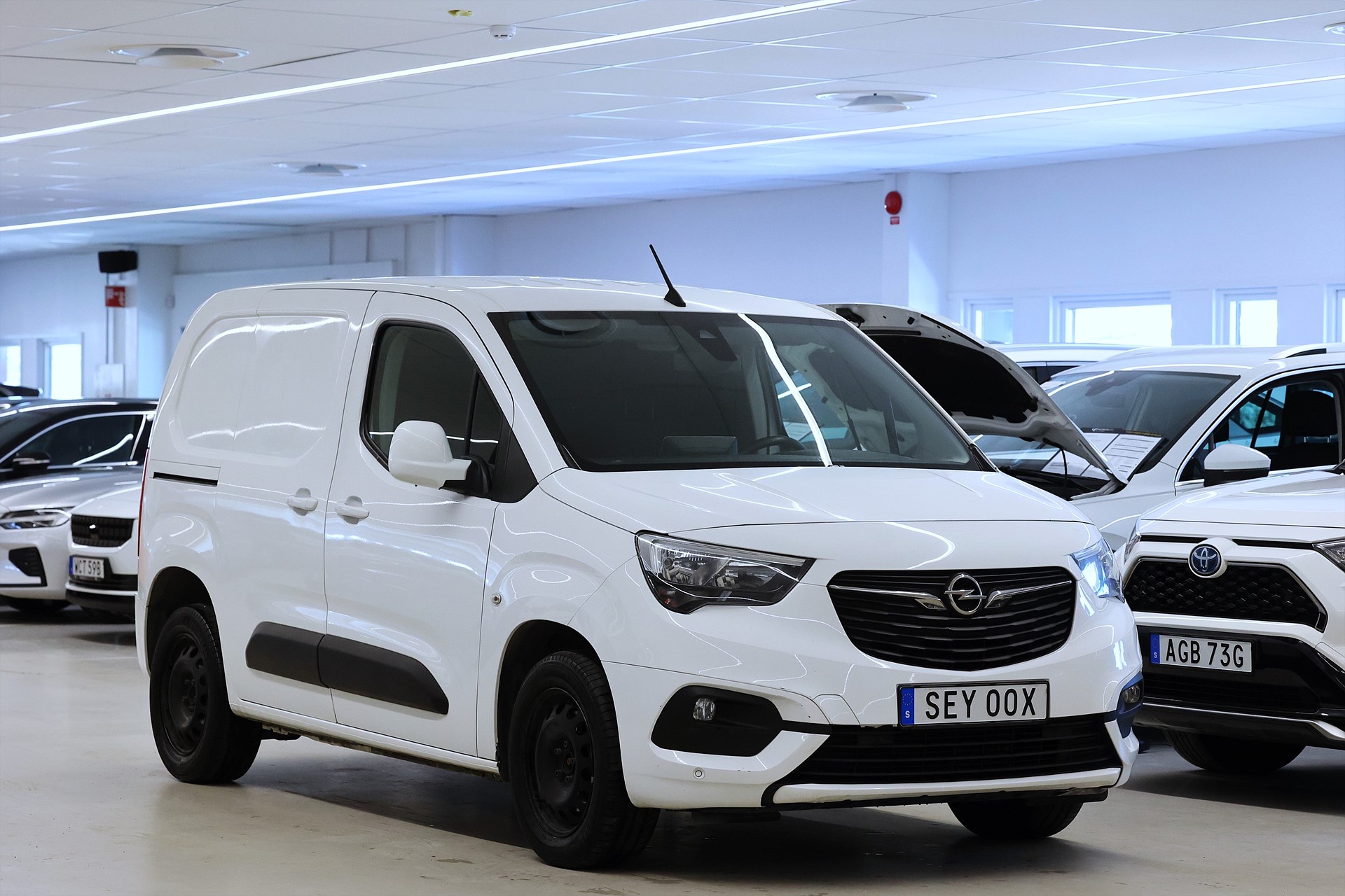 Opel Combo Cargo 1.5 130hk Business Pack V-inrett Värmare MOMS