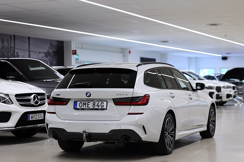 BMW 330e xDrive Touring 292hk M Sport Shadow Navi Drag