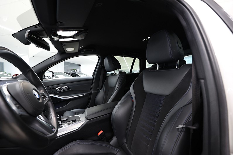 BMW 330e xDrive Touring 292hk M Sport Shadow Navi Drag