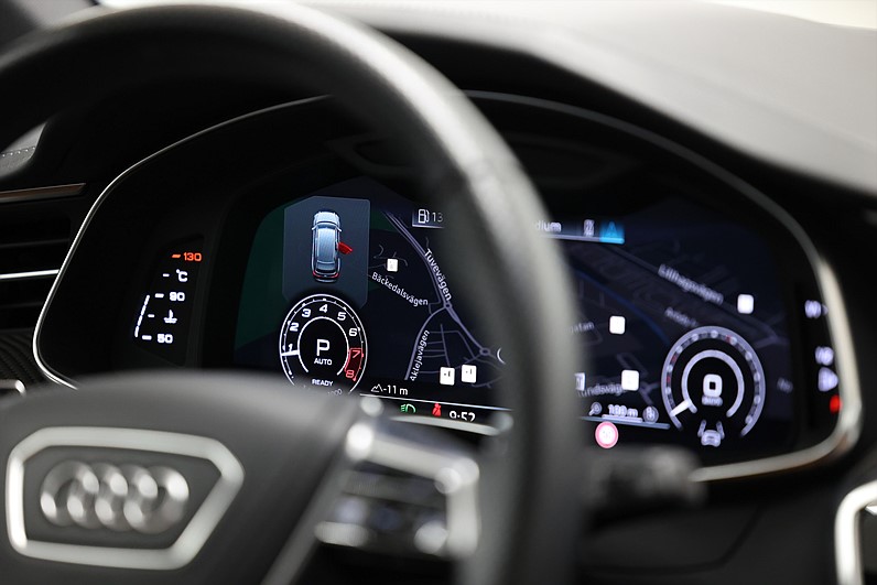 Audi RS6 Avant 4.0 TFSI Q 600hk Pano B&O Kolfiber HUD Drag
