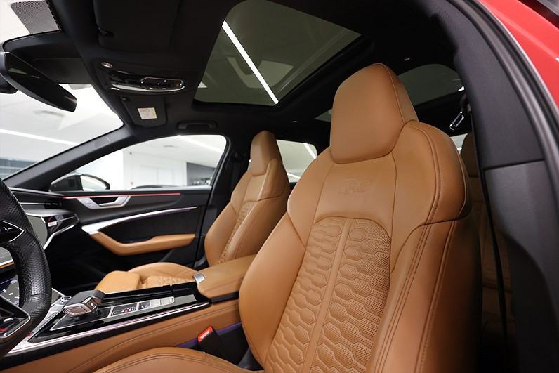 Audi RS6 Avant 4.0 TFSI Q 600hk Pano B&O Kolfiber HUD Drag