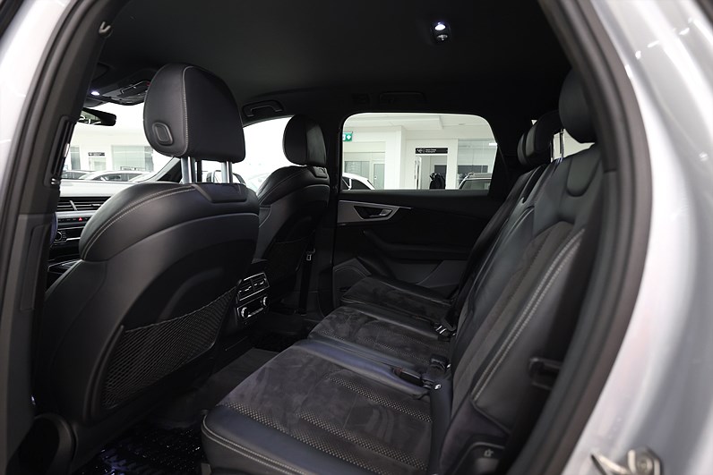Audi Q7 3.0 TDI Q 272hk S-Line BOSE 7-sits Cockpit Värmare
