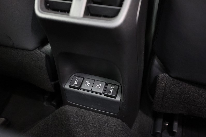 Lexus UX 300e 204hk Executive Skinn Carplay Årsskatt 360kr