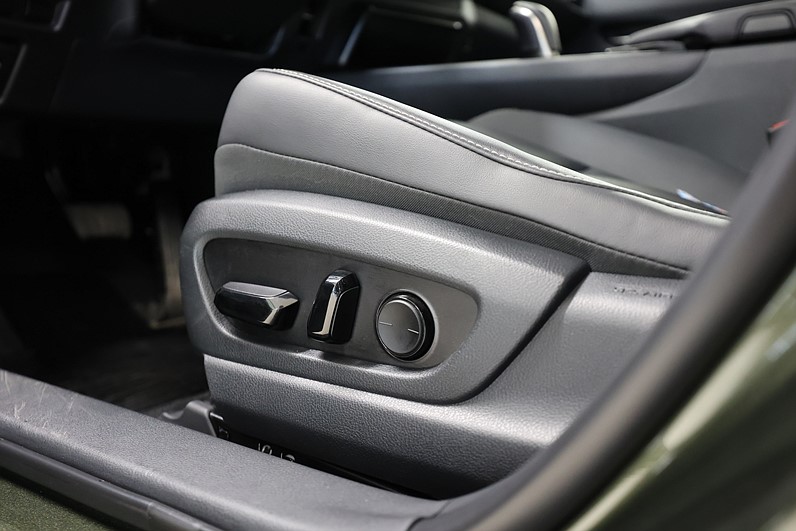 Lexus UX 300e 204hk Executive Skinn Carplay Årsskatt 360kr
