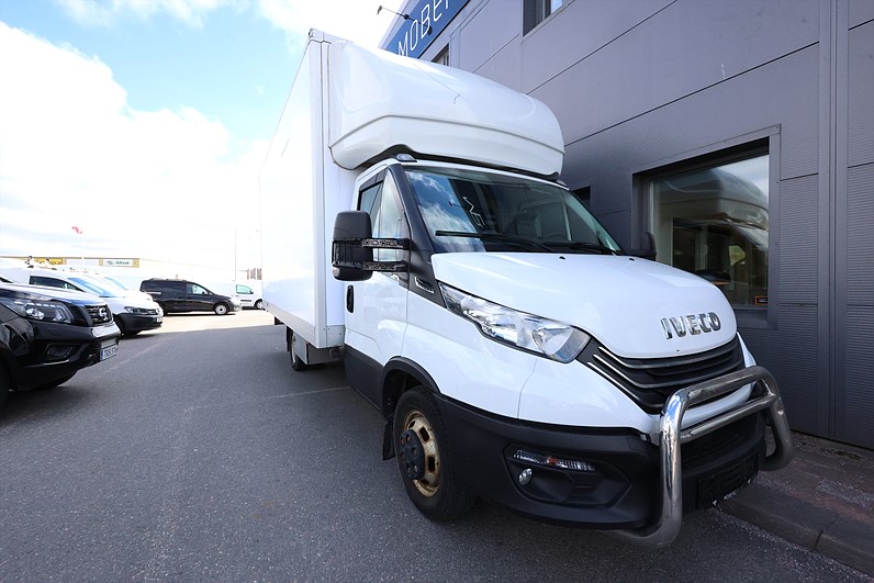 Iveco Daily 35 2.3 JTD 156hk Flyttbil Volymskåp Webasto MOMS