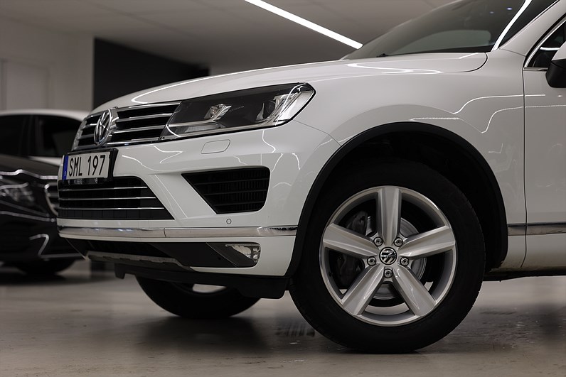 Volkswagen Touareg 3.0 TDI 262hk R-Line Premium Pano Drag