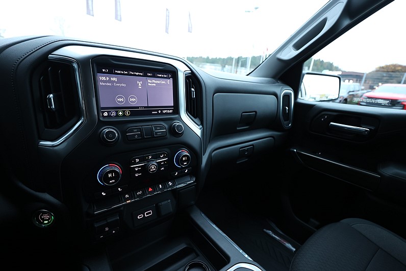 Chevrolet Silverado 1500 RST 5.3 V8 Årsskatt 1878:- Drag LEASBAR .
