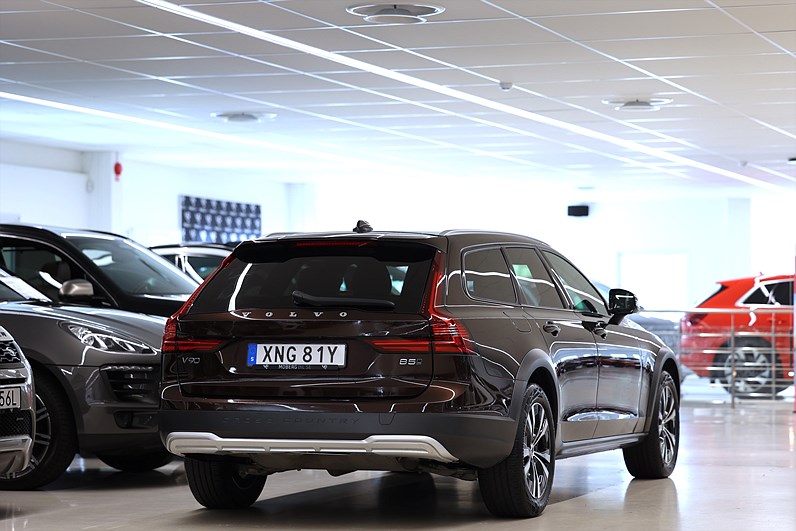 Volvo V90 Cross Country B5 AWD 250hk Momentum H/K Skinn Keyless