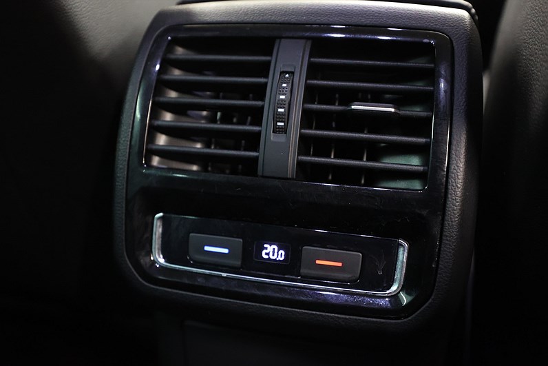Volkswagen Passat GTE SC 218hk Executive Cockpit Värmare Drag