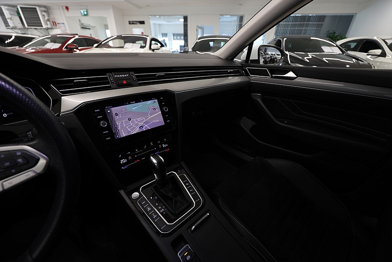 Volkswagen Passat GTE SC 218hk Executive Cockpit Värmare Drag