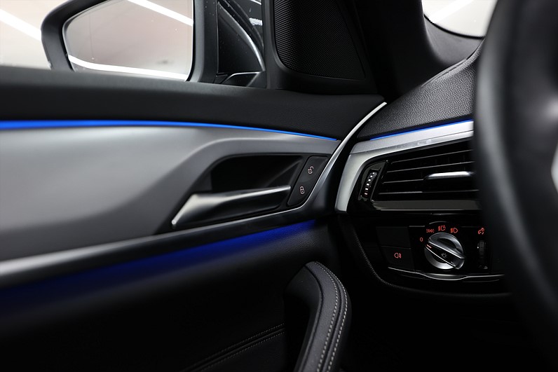 BMW 530e xDrive Sedan 292hk Skinn Hifi Display Key Drag Keyless